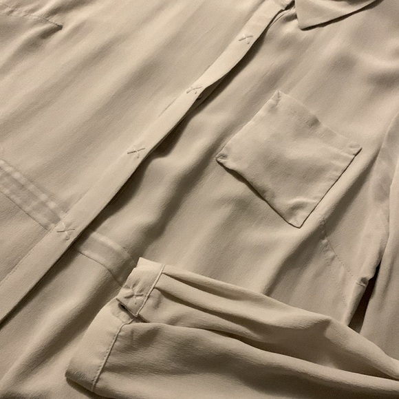 Go by Go Silk button down blouse - Picture 2 of 8